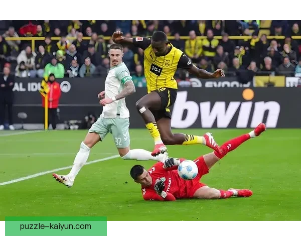 德甲希克前锋状态回暖，近期表现备受关注